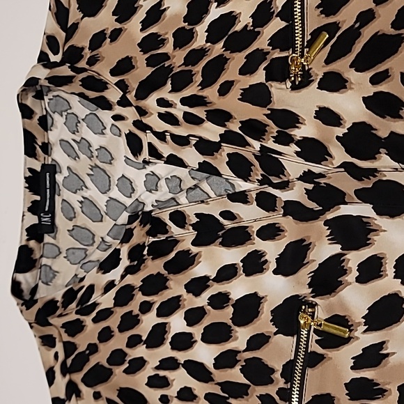 INC Cheetah V-neck Gold Zippered Pocket Pullover Top Brown Black XL - Picture 10 of 11